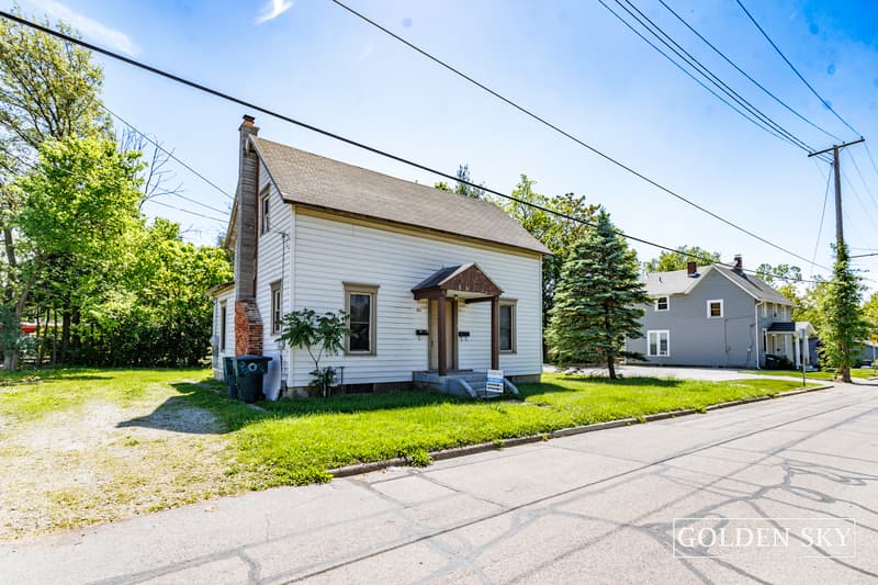 Rental property at 216 South Dill Street, Muncie
