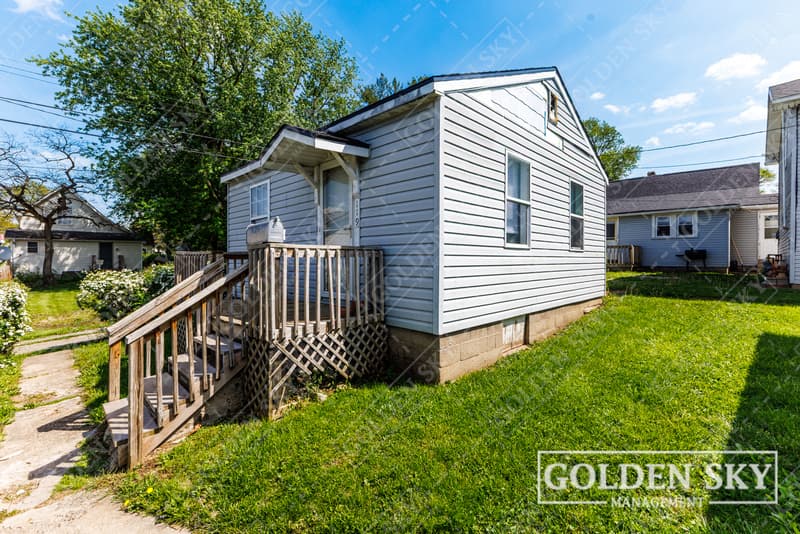 Rental property at 119 East 1st Street, Alexandria