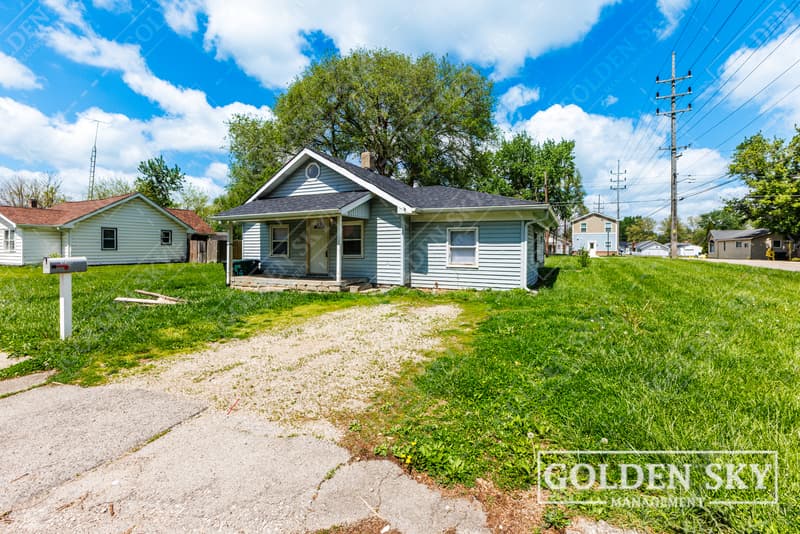 Rental property at 1704 West 15th Street, Muncie