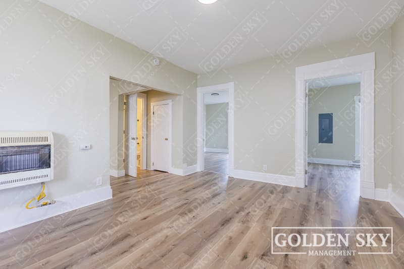 Rental property at 407 North Plum Street, Farmland