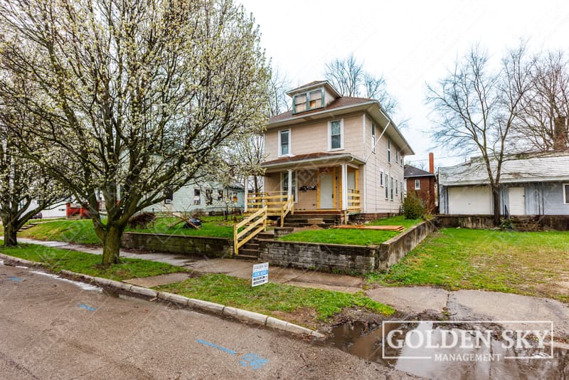 Rental property at 219 East Willard Street #1, Muncie