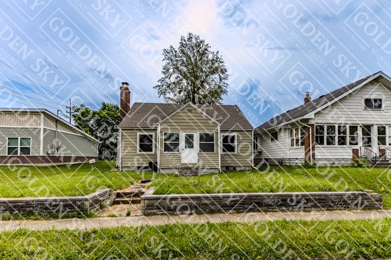 Rental property at 811 East Memorial Drive, Muncie