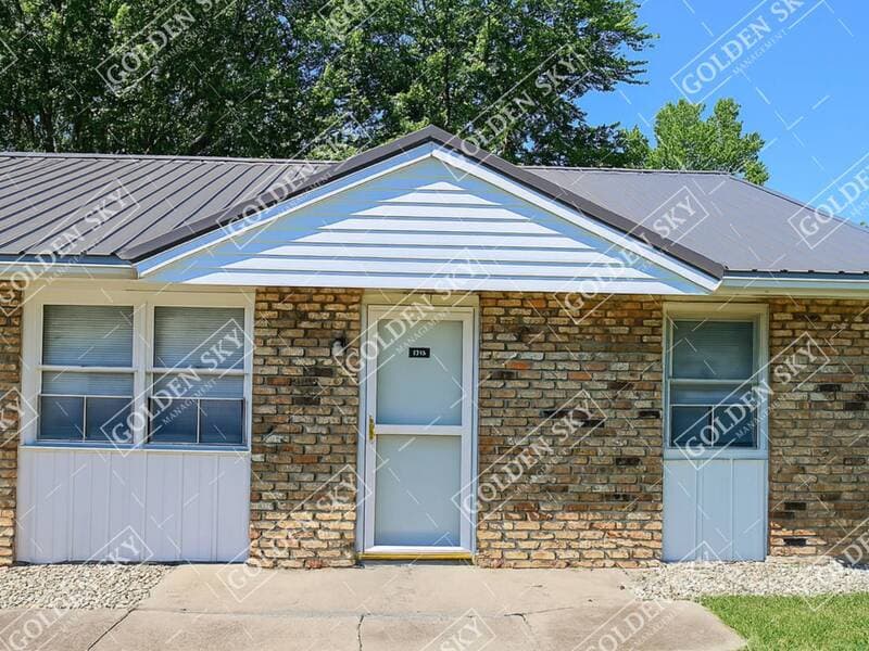 Rental property at 6318 E Piccadilly Rd, Muncie
