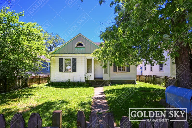 Rental property at 1115 West Bethel Avenue, Muncie