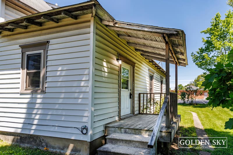 Rental property at 216 1/2 South Dill Street, Muncie