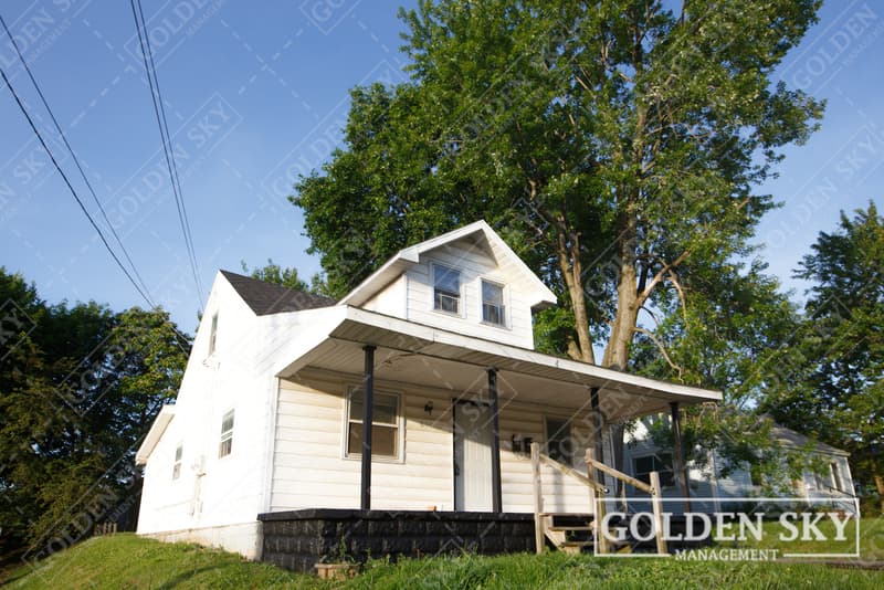 Rental property at 813 West Memorial Drive, Muncie